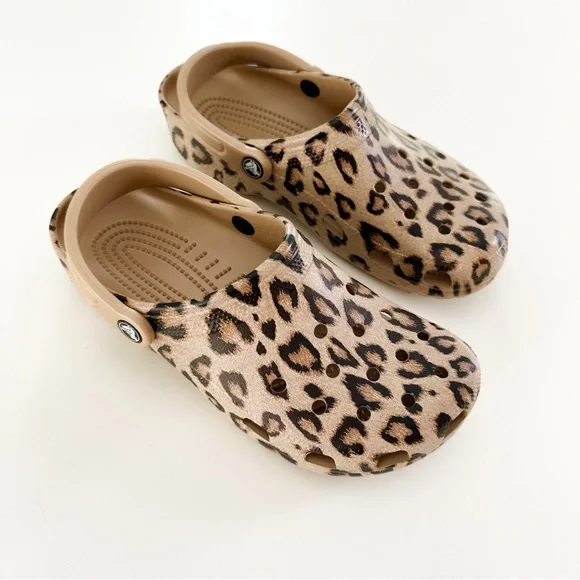 New! CROCS cheetah print women’s size 9 - Picture 1 of 4